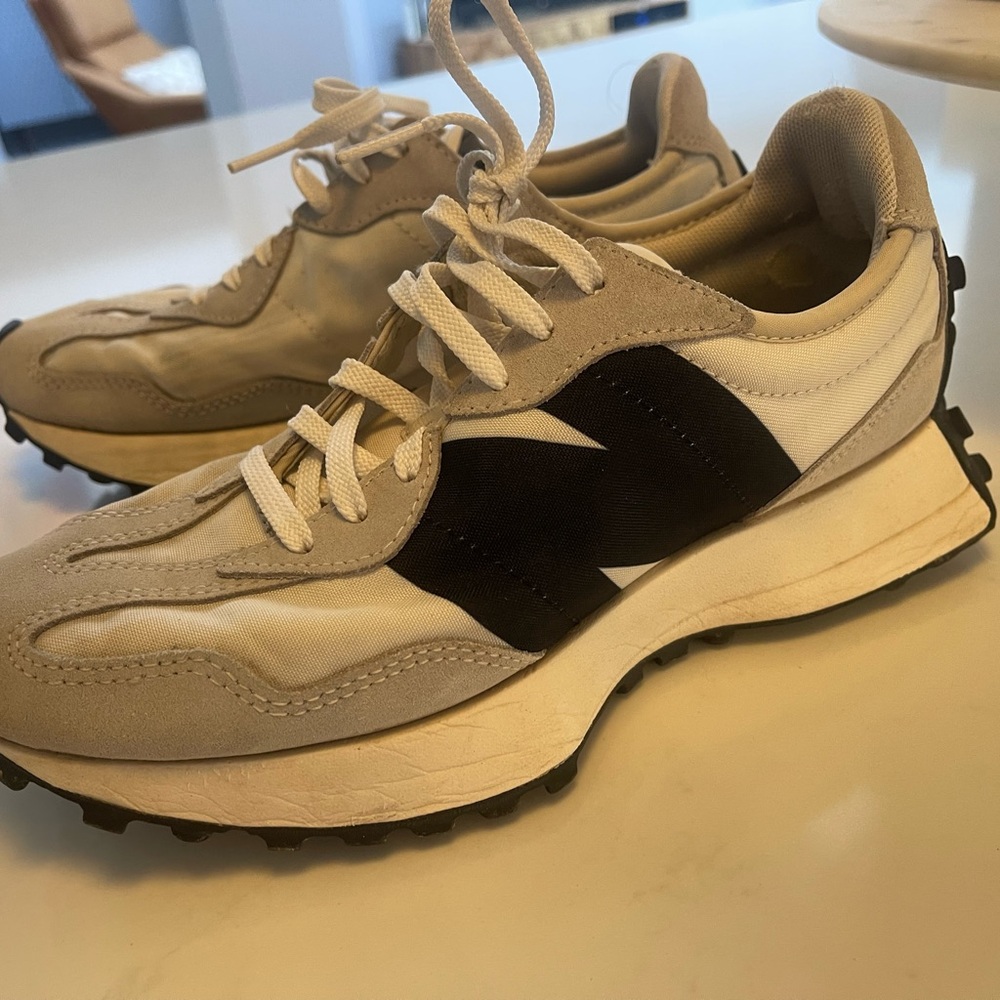 Women’s New Balance 327 Sneakers-Size:8